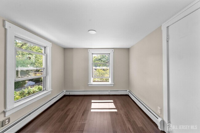 Building Photo - 1237 S 10th St