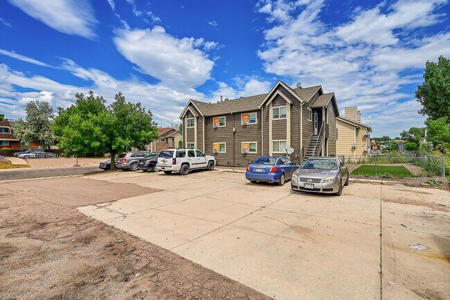 Building Photo - 1051 Mazatlan Cir