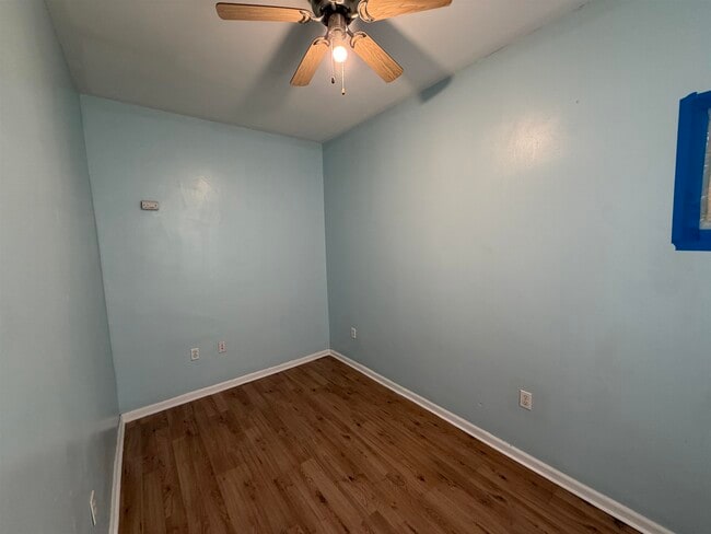 Building Photo - 619 38th St