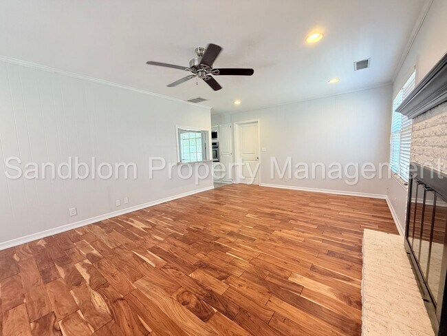 Building Photo - For Lease | South Tulsa | $1800 Rent