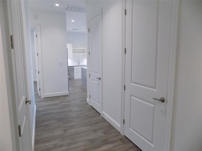 Building Photo - 1211 Caroline St