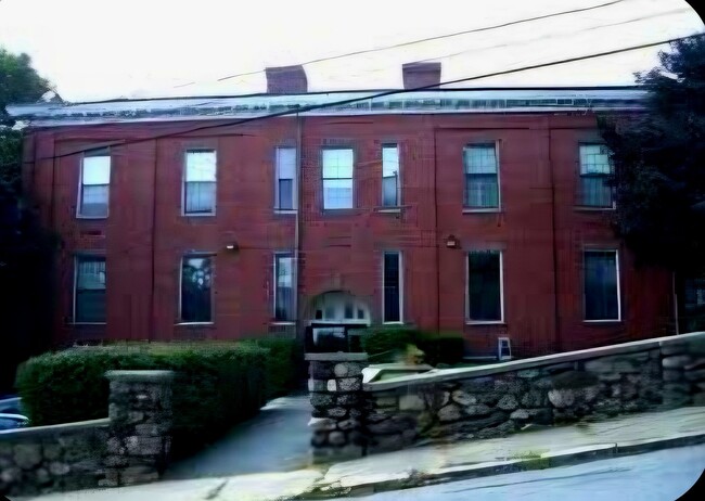 Building Photo - 40 School St