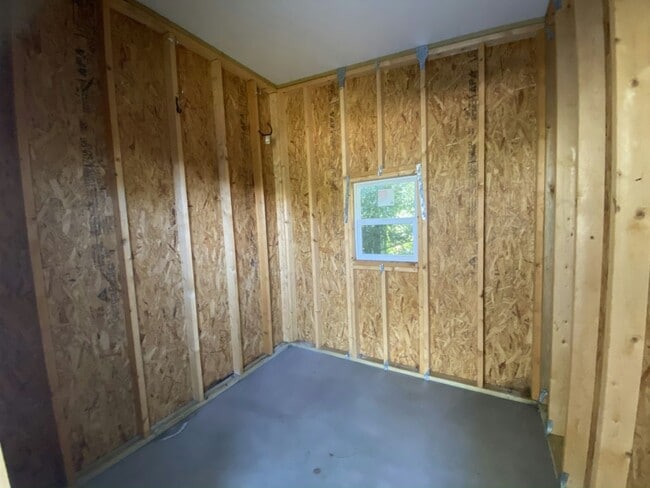 Building Photo - 517 Remann Rd