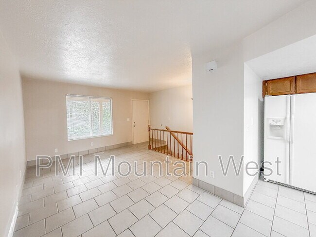 Building Photo - 142 N 200 W