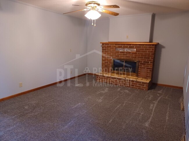 Building Photo - Great Home in Branson!