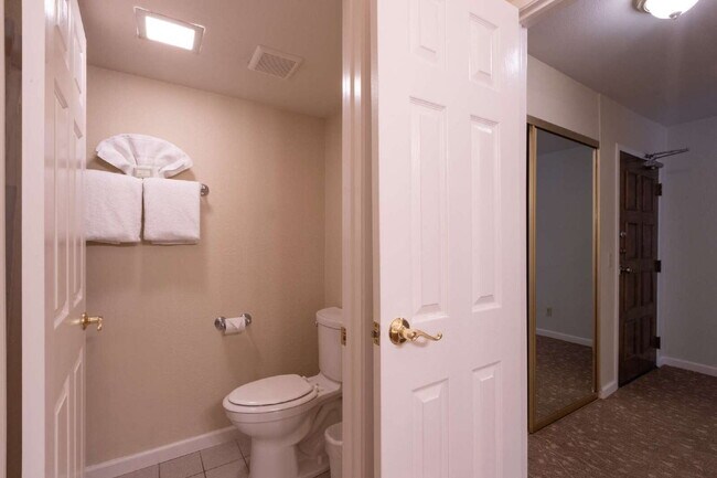 Building Photo - Scenic Long-term Rentals!