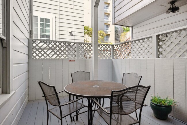 Building Photo - 1406 Post St