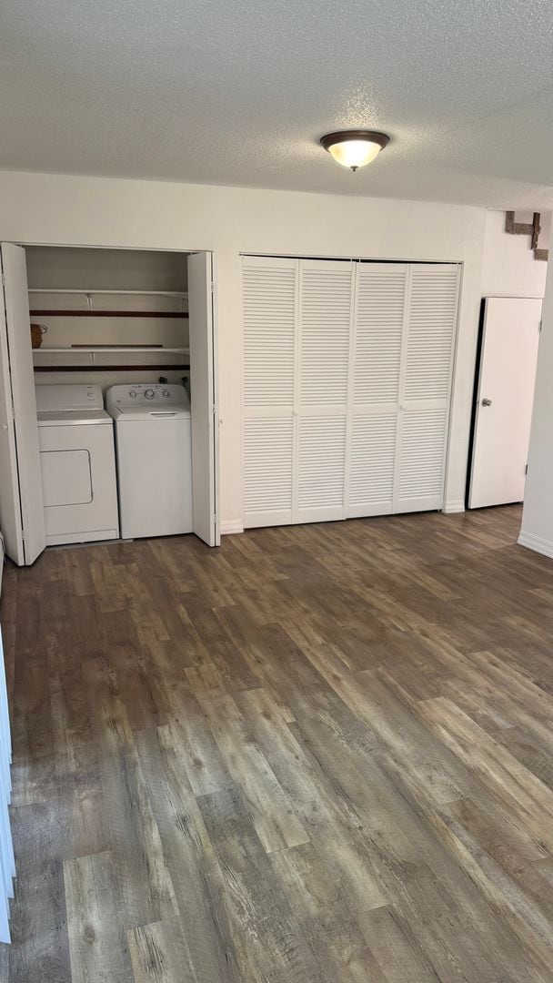 Building Photo - 3 Bed 2 1/4 Bath Townhome