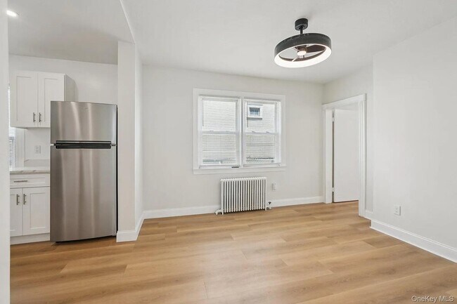 Building Photo - 332 Locust Ave