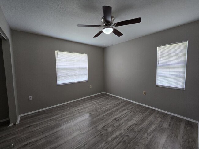 Building Photo - 12367 Linden Dr