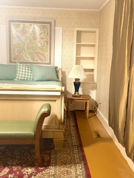 Building Photo - 5326 Main St