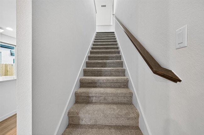 Building Photo - 5019 Bowen Pr Dr