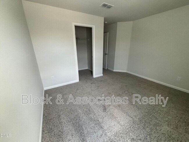 Building Photo - 3230 Pelican Ln