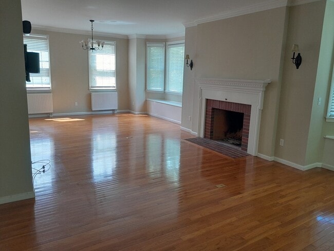 Building Photo - 373 Littlefield Ln
