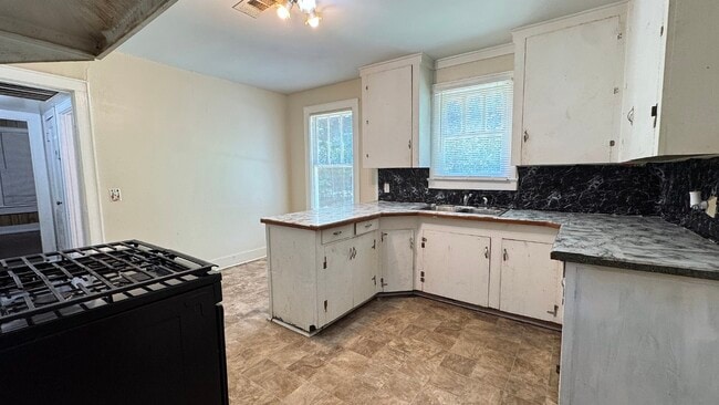 Building Photo - 1608 S 4th St