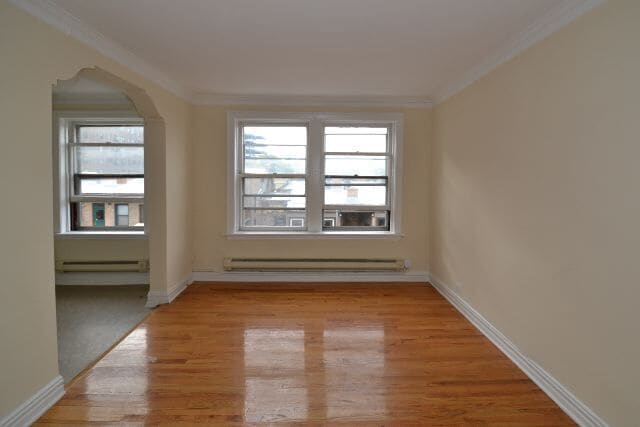 Building Photo - 533 W Roscoe St