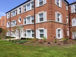 Building Photo - 837 Mulford-2