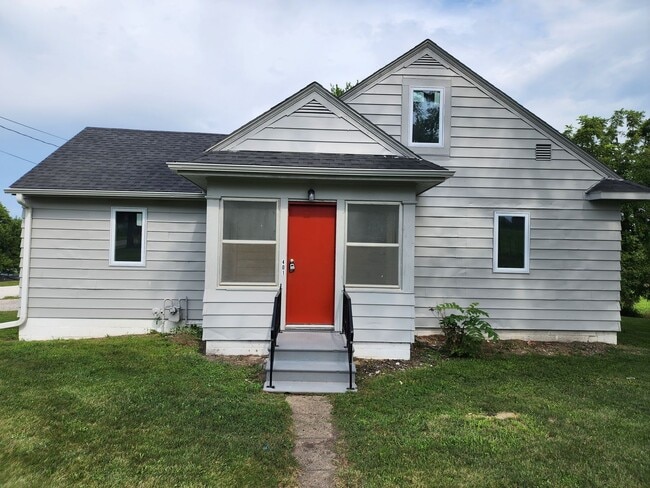 Primary Photo - 3 Bedroom 1 Bath Home
