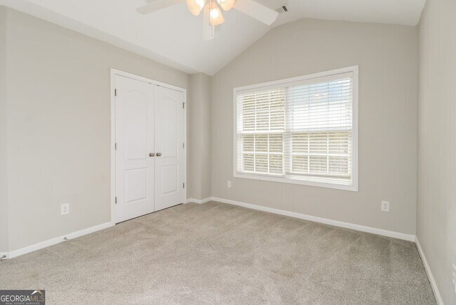 Building Photo - 6682 Silk Tree Pointe
