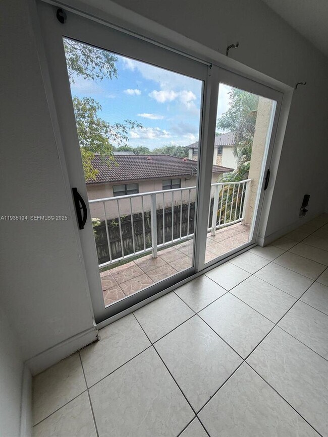 Building Photo - 3751 NW 115th Way