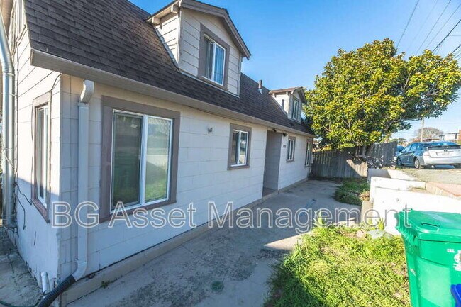 Building Photo - 1723 Bayo Vista Ave