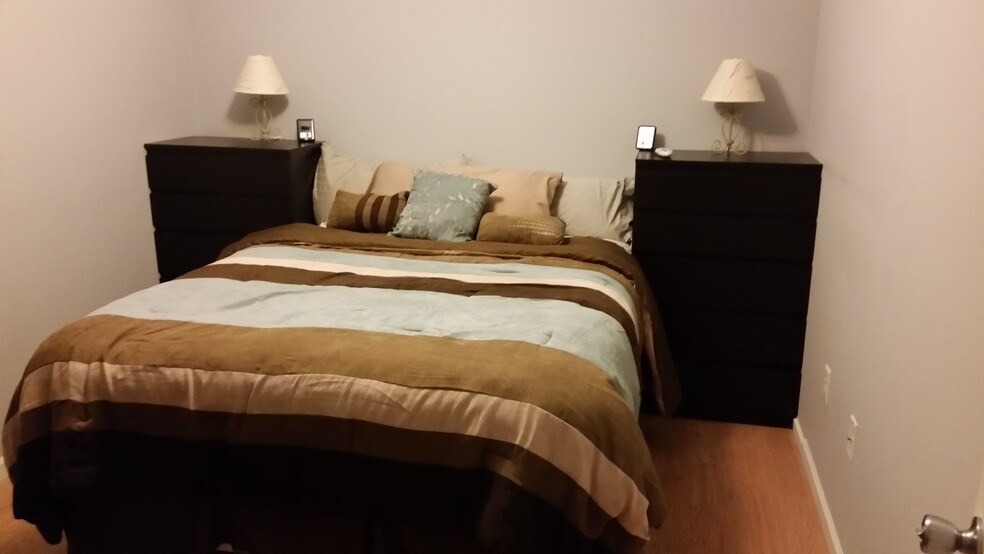 One bedroom has a fully adjustable bed with build in full body massage. - 3916 Bluebell Dr.