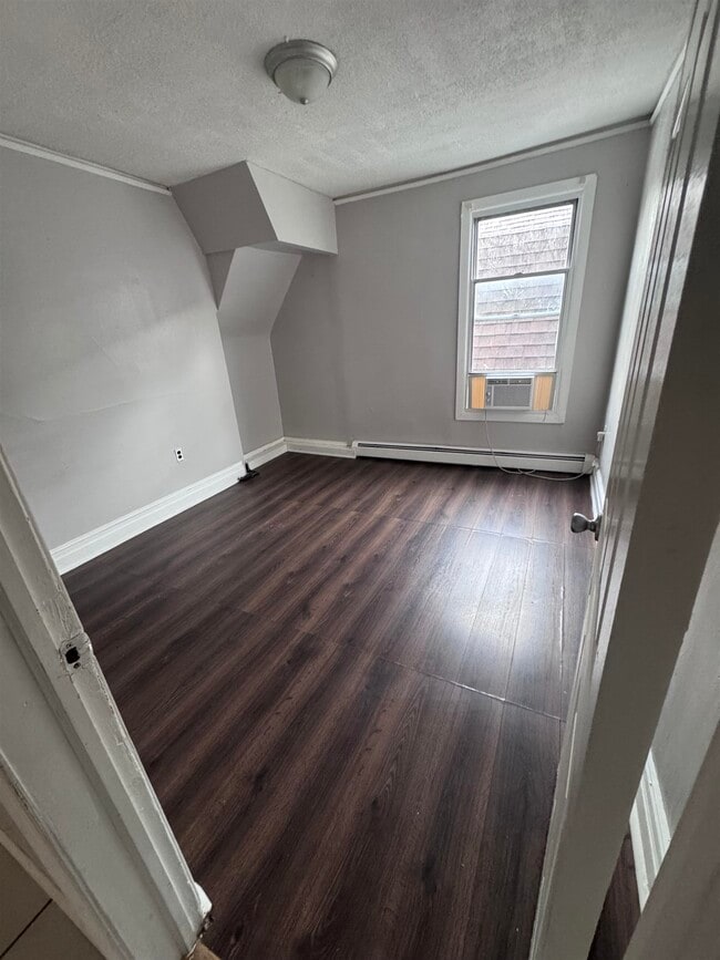 Building Photo - 649 Mt Prospect Ave