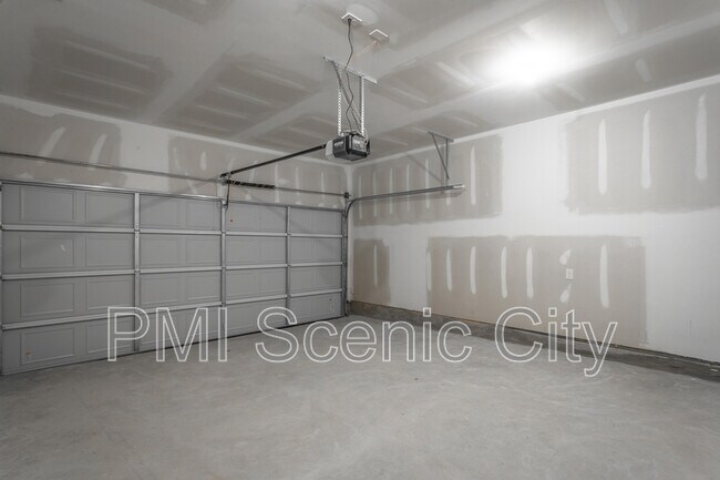 Building Photo - 9437 Cavalier Wy