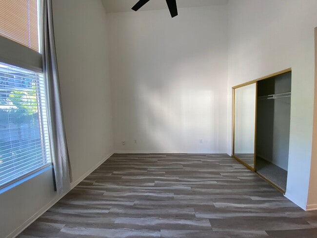 Building Photo - Spacious 2 Bedroom/ 2 Bath in the Highly Desired Tropical Setting of Windsong Cove Community of C...