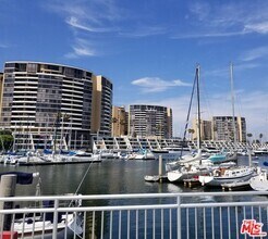 Building Photo - 4267 Marina City Dr