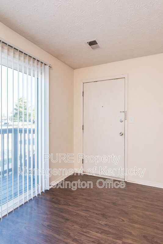 Building Photo - 352 Redding Rd