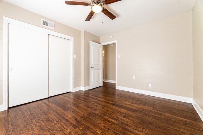Building Photo - 1761 Mariposa Dr