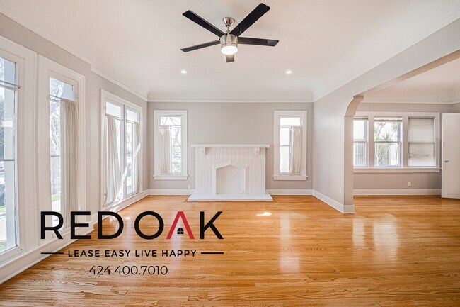 Building Photo - 149 S Sycamore Ave