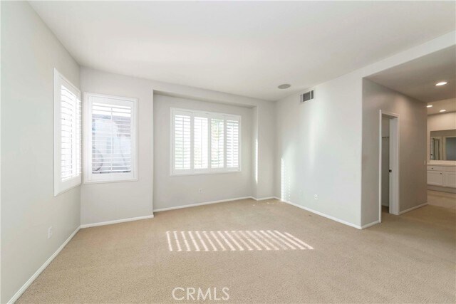 Building Photo - 16252 Fieldcrest Ct