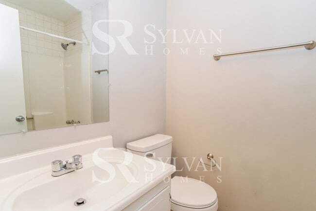 Building Photo - Carve Out a Great Life Here!