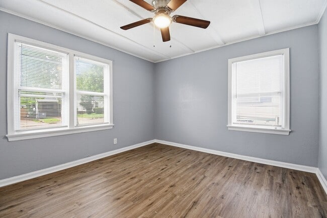 Building Photo - Newly Remodeled | 3 Bed | 1 Bath | Tulsa | Available Now