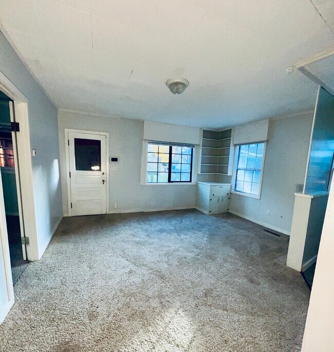 Building Photo - 1411 Portland Ave