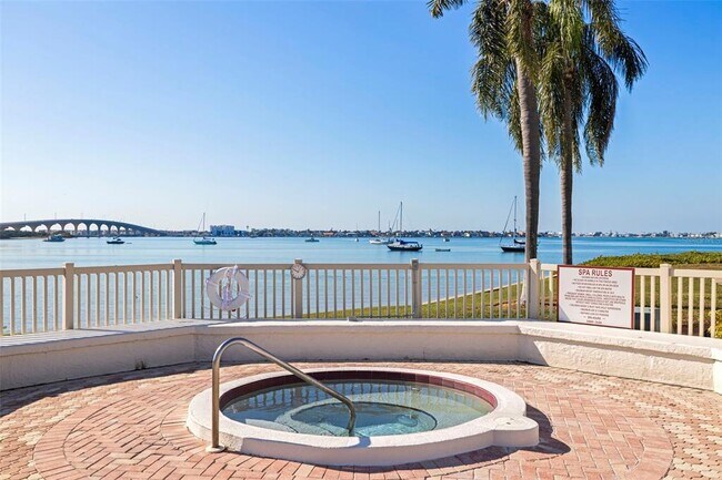 Building Photo - 6365 Bahia Del Mar Blvd S