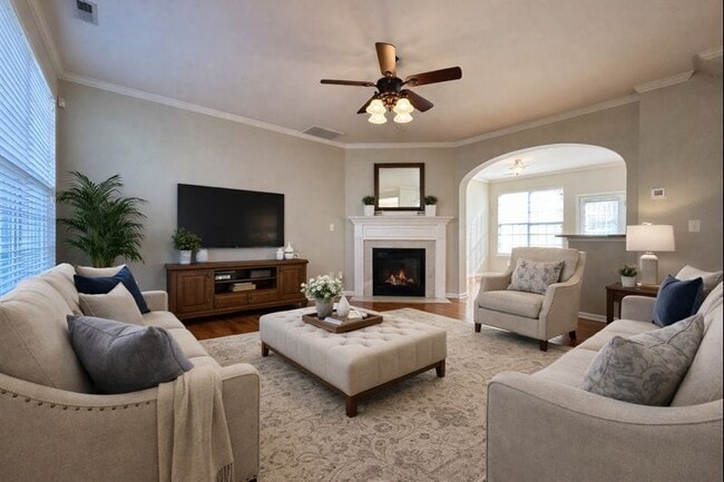 Building Photo - 1121 Drummond Ln