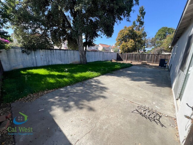 Building Photo - 3023 Plumstead Way