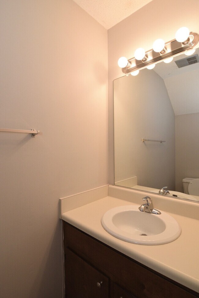 Building Photo - 2 Bed/1.5 Bath North Augusta Townhome