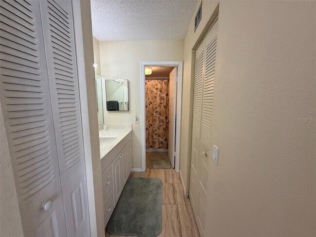 Building Photo - 6279 Sun Blvd