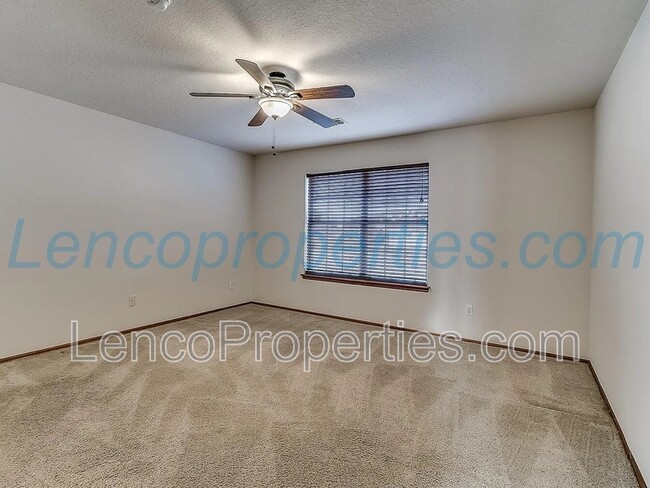 Building Photo - 1716 Briarcreek