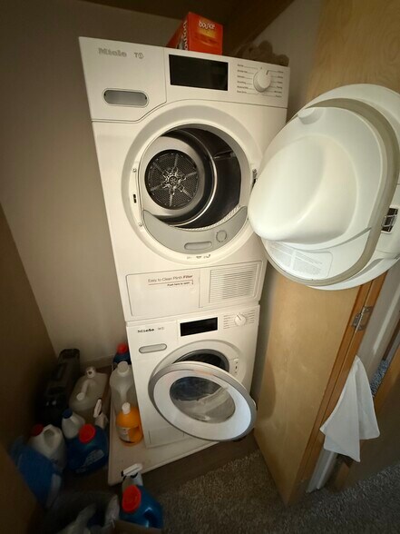 Building Photo - 15015 W 68th Pl