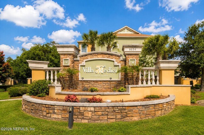 Building Photo - 8539 GATE W Pky