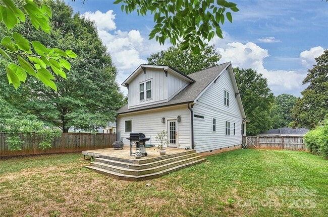 Building Photo - 126 N Smallwood Pl