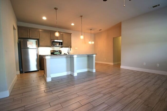Building Photo - COMING SOON! Modern 3BR/2BA Duplex with 2-Car Garage & Fenced Yard — Fort Worth, TX | Pet Friendly
