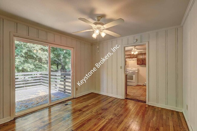 Building Photo - 2577 Graywall St