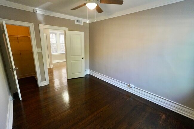 Building Photo - 6707 S Artesian Ave