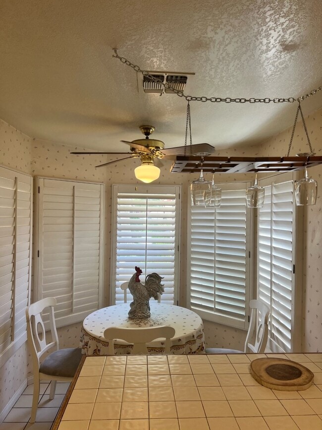 Building Photo - 7070 Big Springs Ct